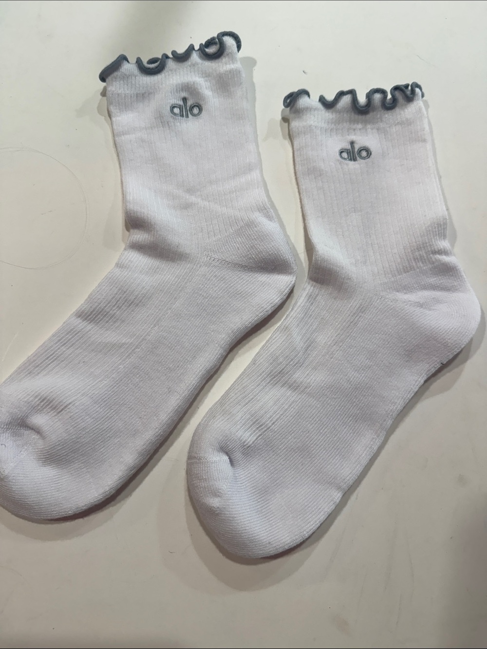 Alo White Ruffled Crew Socks